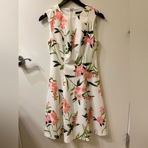 TOMMY HILFIGER NWOT SOFT Floral Sleeveless Dress - White and Pink back‎ zipper